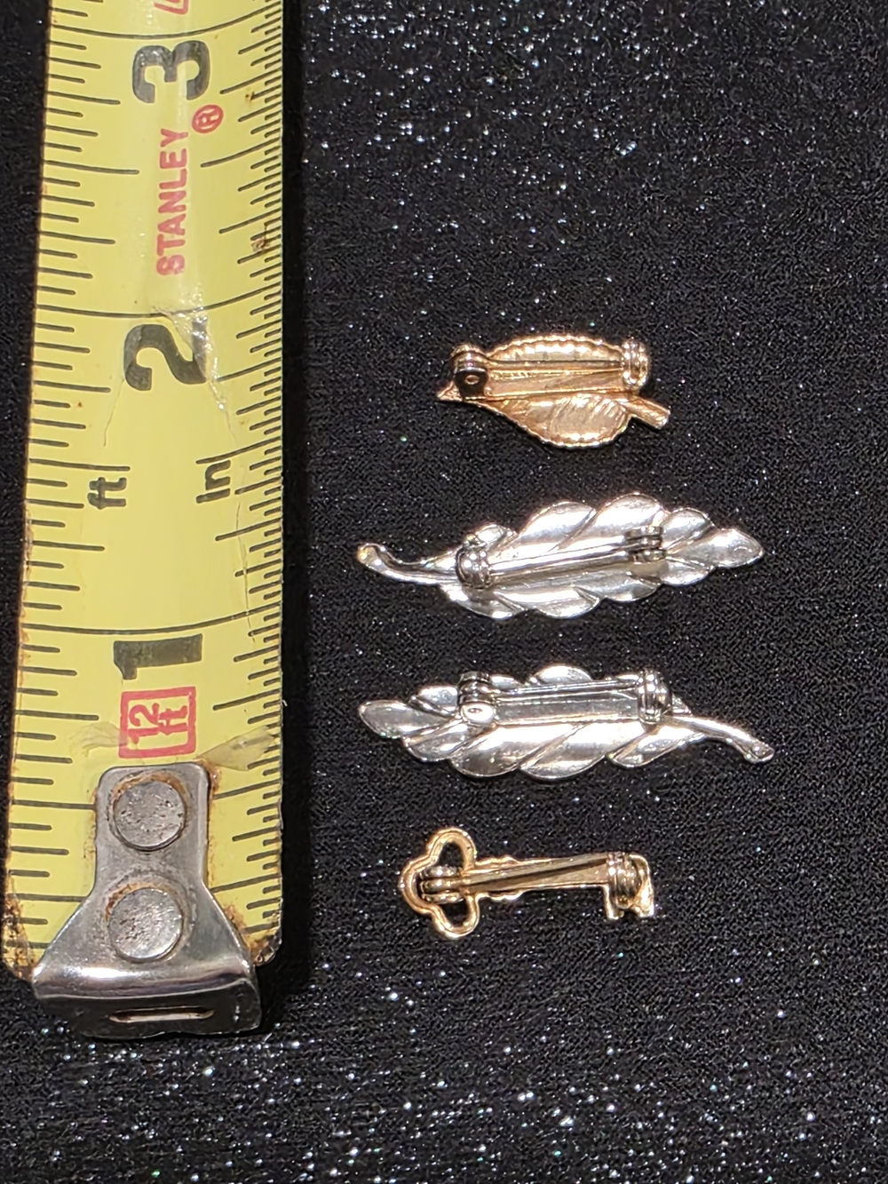 Vintage Mini Gold-tone & Silver-tone Pin Brooches: 2 Feather, 1 Leaf & 1 Key - Picture 6 of 6